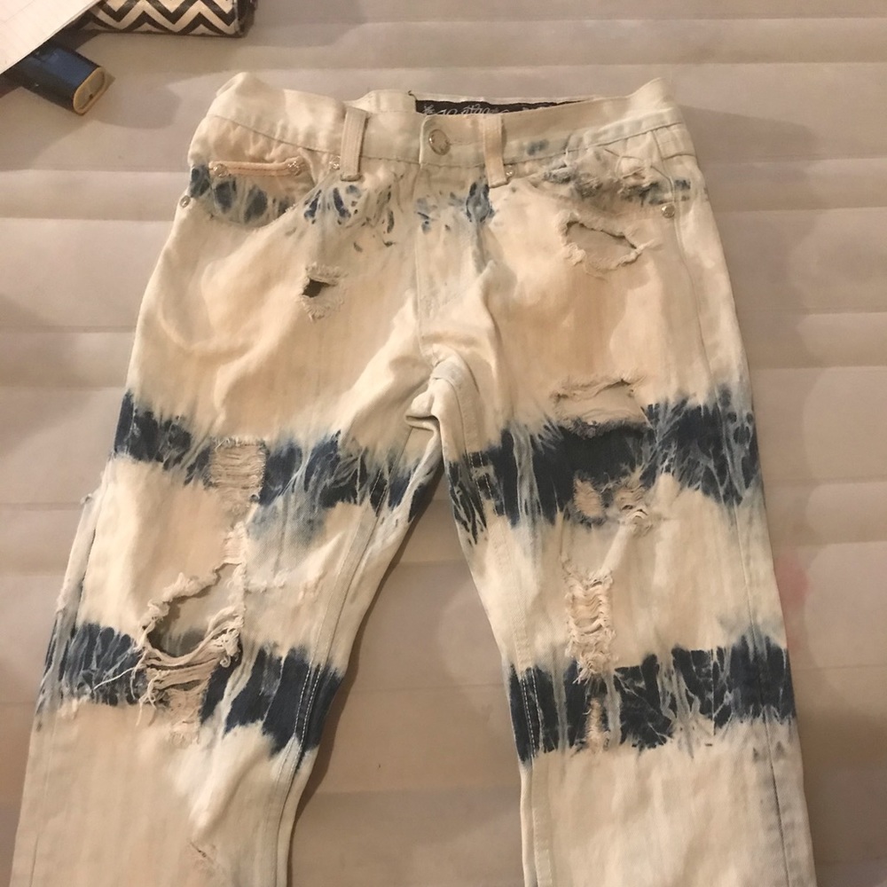 American Heritage Jeans. White & Blue Distressed